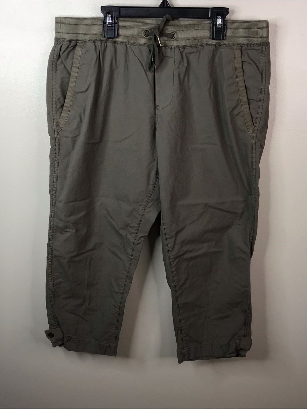 L.L. Bean Olive Green Capri Pants with Drawstring Waist Sz Medium